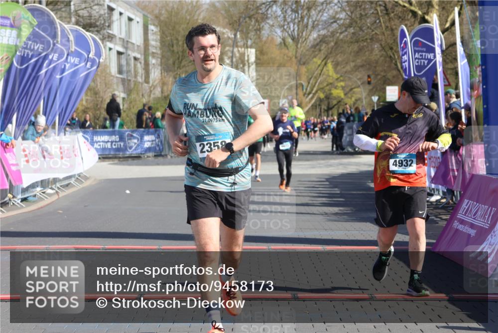 12.04.2026 - 45. Internationalen Wilhelmsburger Insellauf Strokosch-Dieckow http://msf.ph/oto/9458173 12.04.2026 10:47:54 Ziel 2358, 4932 meine-sportfotos.de