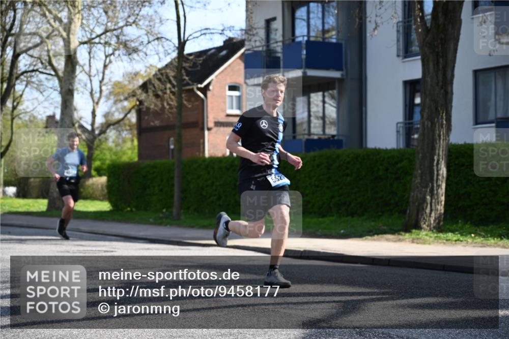 12.04.2026 - 45. Internationalen Wilhelmsburger Insellauf J. Mangold http://msf.ph/oto/9458177 12.04.2026 10:35:24 Ziel 2583, 3759, 4127, 5523, 4884, 5603, 4521, 5731, 5950, 5042, 4050, 5589, 3084, 3516, 3084, 3516, 3221, 2192, 3731, 4118 meine-sportfotos.de