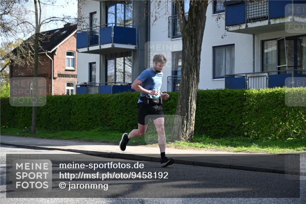 12.04.2026 - 45. Internationalen Wilhelmsburger Insellauf J. Mangold http://msf.ph/oto/9458192 12.04.2026 10:35:27 Ziel 4127, 5523, 4884, 5603, 4521, 5731, 5950, 5042, 4050, 5589, 3084, 3516, 3221, 2192, 3731, 4118 meine-sportfotos.de