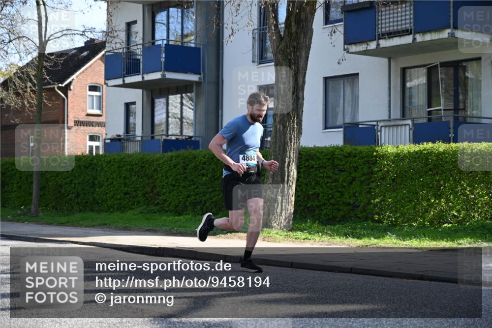 12.04.2026 - 45. Internationalen Wilhelmsburger Insellauf J. Mangold http://msf.ph/oto/9458194 12.04.2026 10:35:27 Ziel 4127, 5523, 4884, 5603, 4521, 5731, 5950, 5042, 4050, 5589, 3084, 3516, 3221, 2192, 3731, 4118 meine-sportfotos.de
