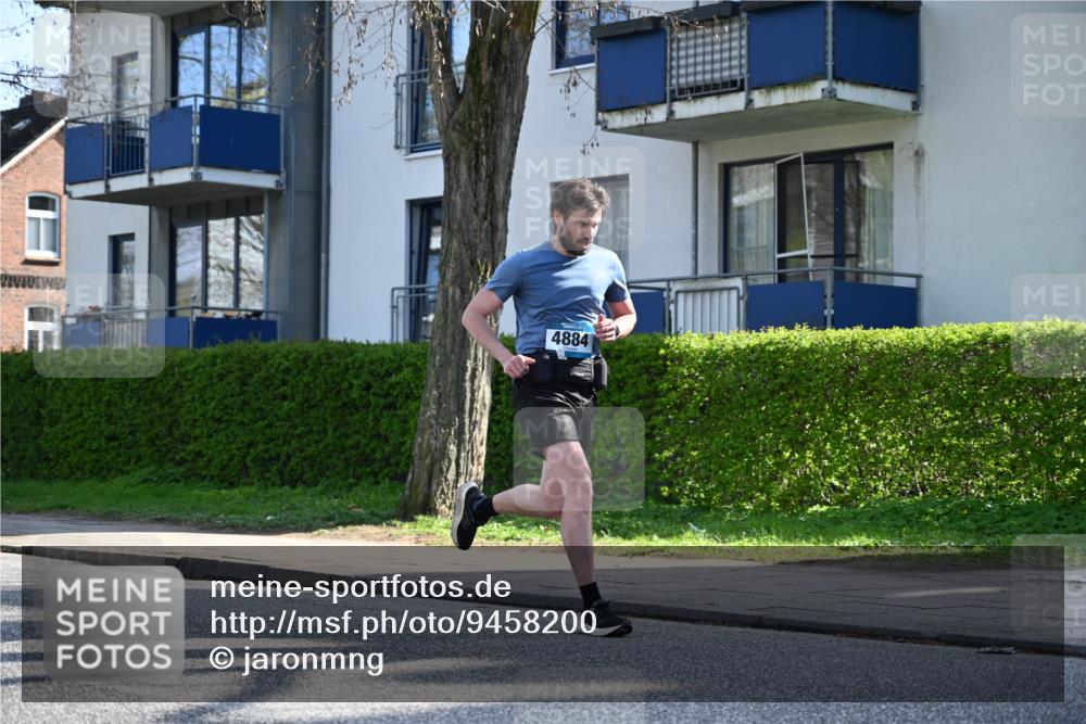 12.04.2026 - 45. Internationalen Wilhelmsburger Insellauf J. Mangold http://msf.ph/oto/9458200 12.04.2026 10:35:27 Ziel 4127, 5523, 4884, 5603, 4521, 5731, 5950, 5042, 4050, 5589, 3084, 3516, 3221, 2192, 3731, 4118 meine-sportfotos.de