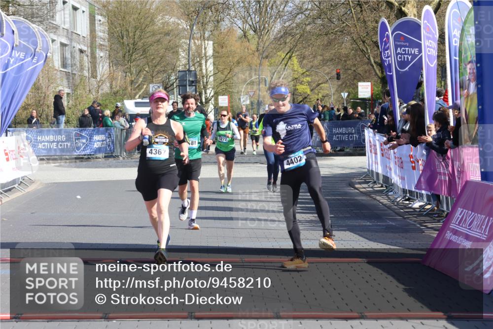 12.04.2026 - 45. Internationalen Wilhelmsburger Insellauf Strokosch-Dieckow http://msf.ph/oto/9458210 12.04.2026 10:47:58 Ziel 4402, 4367, 4181 meine-sportfotos.de