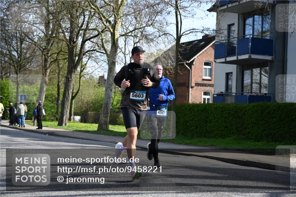 12.04.2026 - 45. Internationalen Wilhelmsburger Insellauf J. Mangold http://msf.ph/oto/9458221 12.04.2026 10:35:37 Ziel 5603, 4521, 5731, 5950, 5042, 4050, 5589, 3084, 3516, 3221, 2192, 3731, 4118, 4190, 4439 meine-sportfotos.de