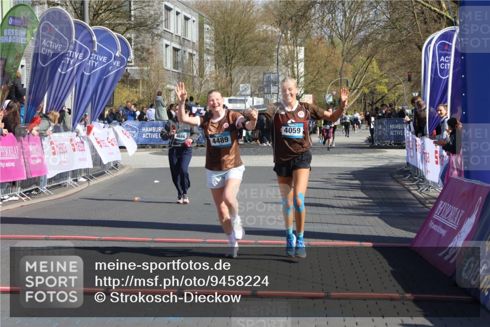 12.04.2026 - 45. Internationalen Wilhelmsburger Insellauf Strokosch-Dieckow http://msf.ph/oto/9458224 12.04.2026 11:04:44 Ziel 5533, 2664, 5792, 4059, 4489, 4686 meine-sportfotos.de