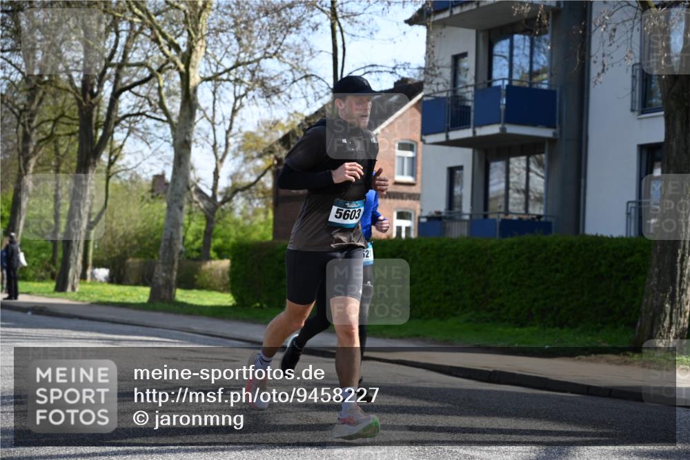 12.04.2026 - 45. Internationalen Wilhelmsburger Insellauf J. Mangold http://msf.ph/oto/9458227 12.04.2026 10:35:37 Ziel 5603, 4521, 5731, 5950, 5042, 4050, 5589, 3084, 3516, 3221, 2192, 3731, 4118, 4190, 4439 meine-sportfotos.de