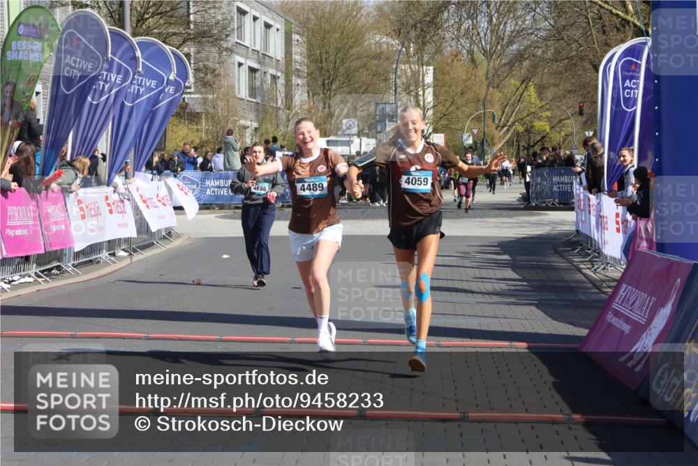 12.04.2026 - 45. Internationalen Wilhelmsburger Insellauf Strokosch-Dieckow http://msf.ph/oto/9458233 12.04.2026 11:04:44 Ziel 5533, 2664, 5792, 4059, 4489, 4686 meine-sportfotos.de