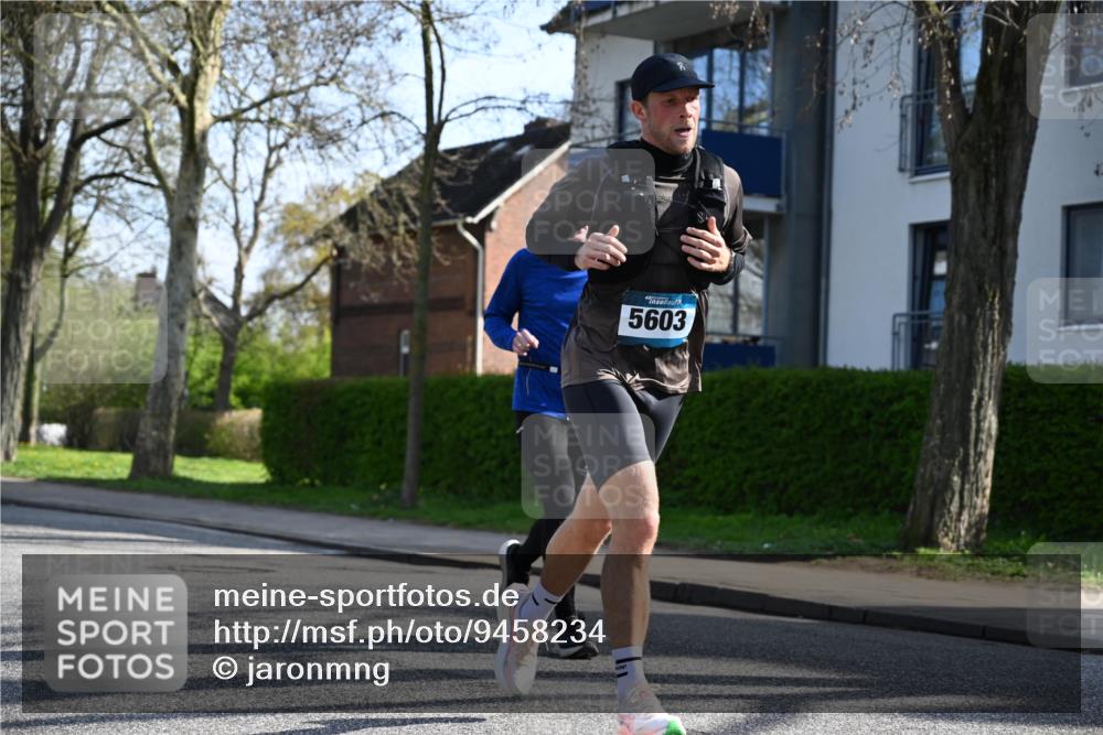 12.04.2026 - 45. Internationalen Wilhelmsburger Insellauf J. Mangold http://msf.ph/oto/9458234 12.04.2026 10:35:37 Ziel 5603, 4521, 5731, 5950, 5042, 4050, 5589, 3084, 3516, 3221, 2192, 3731, 4118, 4190, 4439 meine-sportfotos.de