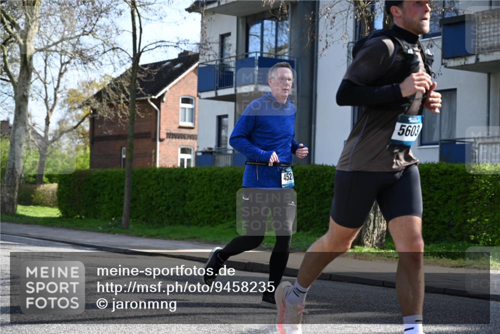 12.04.2026 - 45. Internationalen Wilhelmsburger Insellauf J. Mangold http://msf.ph/oto/9458235 12.04.2026 10:35:38 Ziel 5603, 4521, 5731, 5950, 5042, 4050, 5589, 3084, 3516, 3221, 2192, 3731, 4118, 4190, 4439, 4172 meine-sportfotos.de