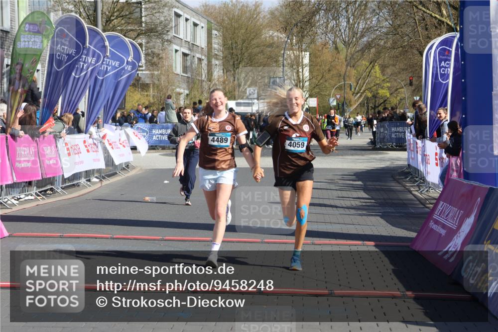 12.04.2026 - 45. Internationalen Wilhelmsburger Insellauf Strokosch-Dieckow http://msf.ph/oto/9458248 12.04.2026 11:04:44 Ziel 5533, 2664, 5792, 4059, 4489, 4686 meine-sportfotos.de