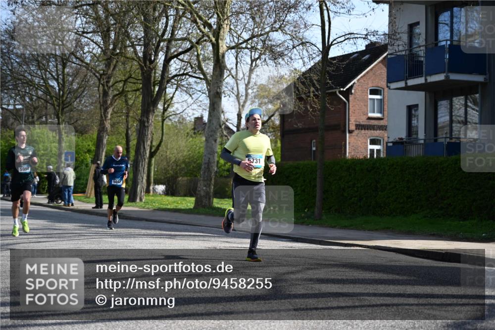 12.04.2026 - 45. Internationalen Wilhelmsburger Insellauf J. Mangold http://msf.ph/oto/9458255 12.04.2026 10:35:42 Ziel 5603, 4521, 5731, 5950, 5042, 4050, 5589, 3084, 3516, 3221, 3221, 2192, 3731, 4118, 4190, 4190, 4439, 4172, 4030, 5291 meine-sportfotos.de