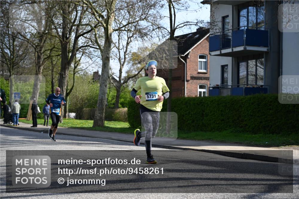 12.04.2026 - 45. Internationalen Wilhelmsburger Insellauf J. Mangold http://msf.ph/oto/9458261 12.04.2026 10:35:42 Ziel 5603, 4521, 5731, 5950, 5042, 4050, 5589, 3084, 3516, 3221, 3221, 2192, 3731, 4118, 4190, 4190, 4439, 4172, 4030, 5291 meine-sportfotos.de
