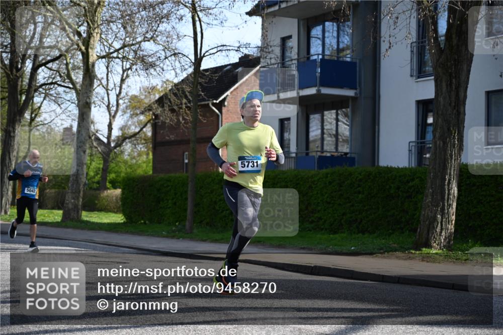 12.04.2026 - 45. Internationalen Wilhelmsburger Insellauf J. Mangold http://msf.ph/oto/9458270 12.04.2026 10:35:43 Ziel 5603, 4521, 5731, 5950, 5042, 4050, 5589, 3084, 3516, 3221, 2192, 3731, 4118, 4190, 4439, 4172, 4030, 5291 meine-sportfotos.de