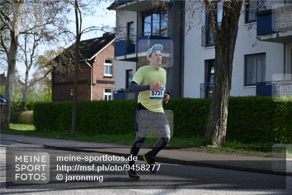 12.04.2026 - 45. Internationalen Wilhelmsburger Insellauf J. Mangold http://msf.ph/oto/9458277 12.04.2026 10:35:43 Ziel 5603, 4521, 5731, 5950, 5042, 4050, 5589, 3084, 3516, 3221, 2192, 3731, 4118, 4190, 4439, 4172, 4030, 5291 meine-sportfotos.de