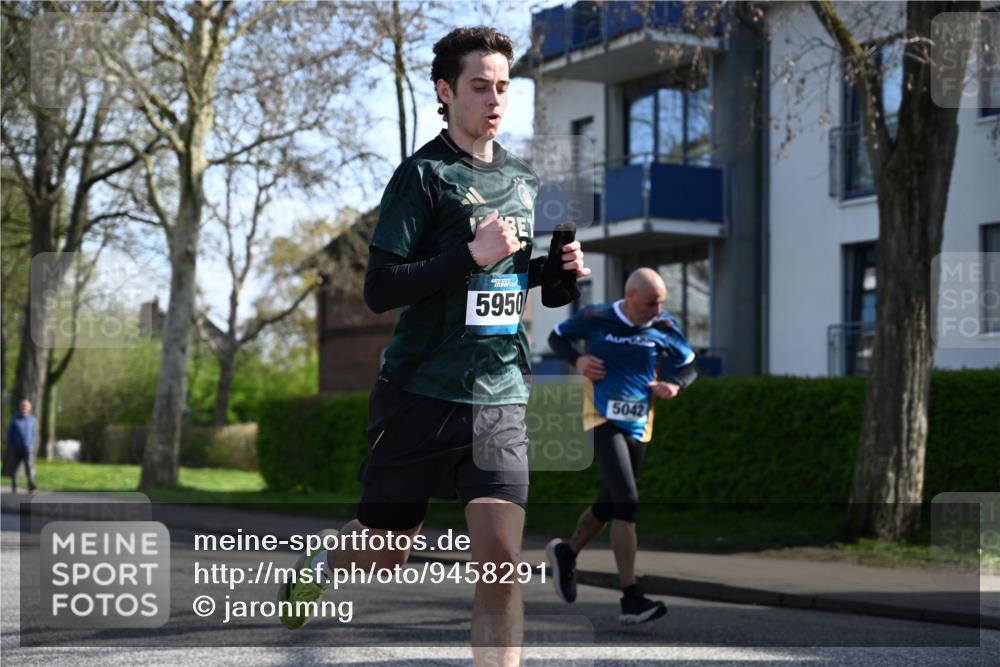 12.04.2026 - 45. Internationalen Wilhelmsburger Insellauf J. Mangold http://msf.ph/oto/9458291 12.04.2026 10:35:45 Ziel 5603, 4521, 5731, 5950, 5042, 4050, 5589, 3084, 3516, 3221, 2192, 3731, 2192, 3731, 4118, 4190, 4439, 4172, 4030, 5291 meine-sportfotos.de