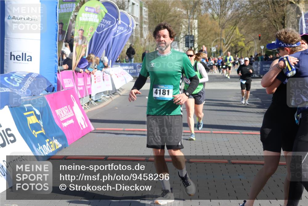 12.04.2026 - 45. Internationalen Wilhelmsburger Insellauf Strokosch-Dieckow http://msf.ph/oto/9458296 12.04.2026 10:48:04 Ziel 4181, 5272, 3174, 4360 meine-sportfotos.de
