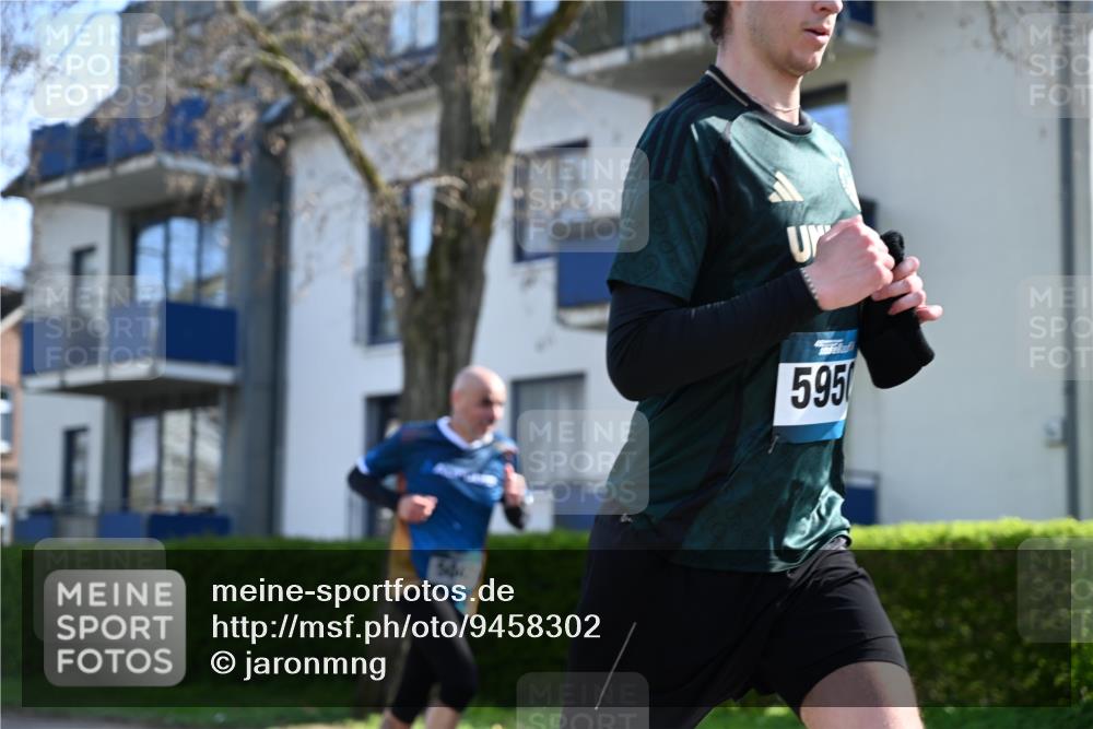 12.04.2026 - 45. Internationalen Wilhelmsburger Insellauf J. Mangold http://msf.ph/oto/9458302 12.04.2026 10:35:45 Ziel 5603, 4521, 5731, 5950, 5042, 4050, 5589, 3084, 3516, 3221, 2192, 3731, 2192, 3731, 4118, 4190, 4439, 4172, 4030, 5291 meine-sportfotos.de