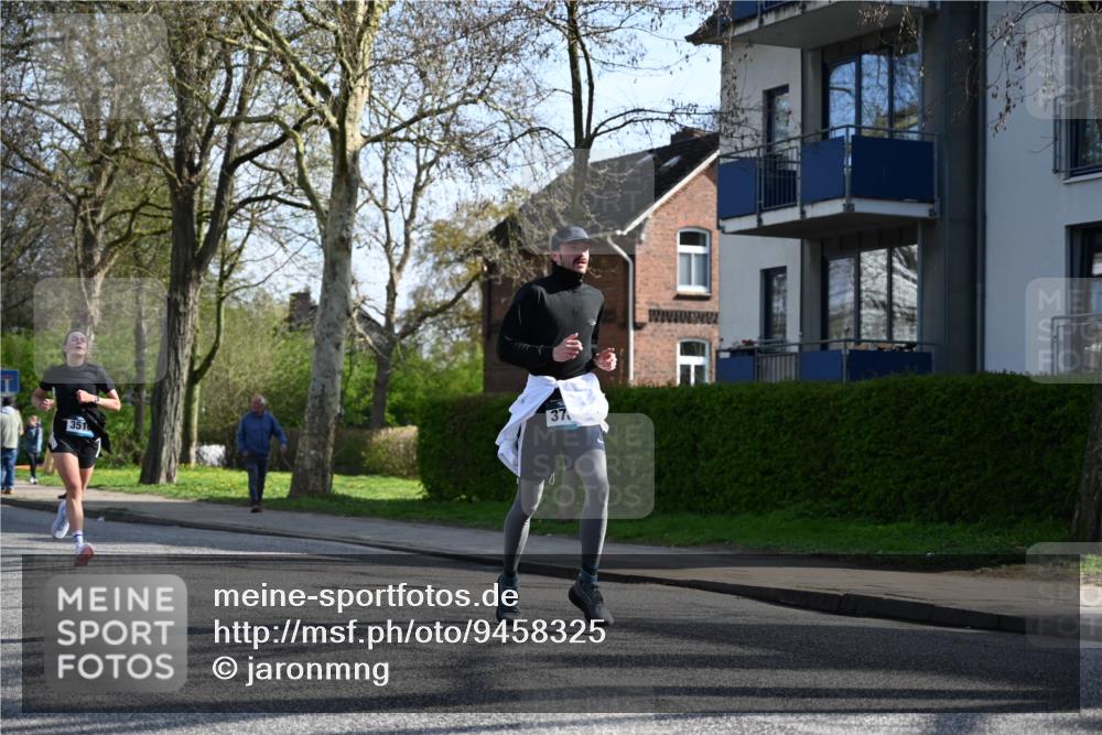 12.04.2026 - 45. Internationalen Wilhelmsburger Insellauf J. Mangold http://msf.ph/oto/9458325 12.04.2026 10:35:51 Ziel 5731, 5950, 5042, 4050, 5589, 3084, 3516, 3221, 2192, 3731, 4118, 4190, 4439, 4172, 4030, 4030, 5291, 2446 meine-sportfotos.de