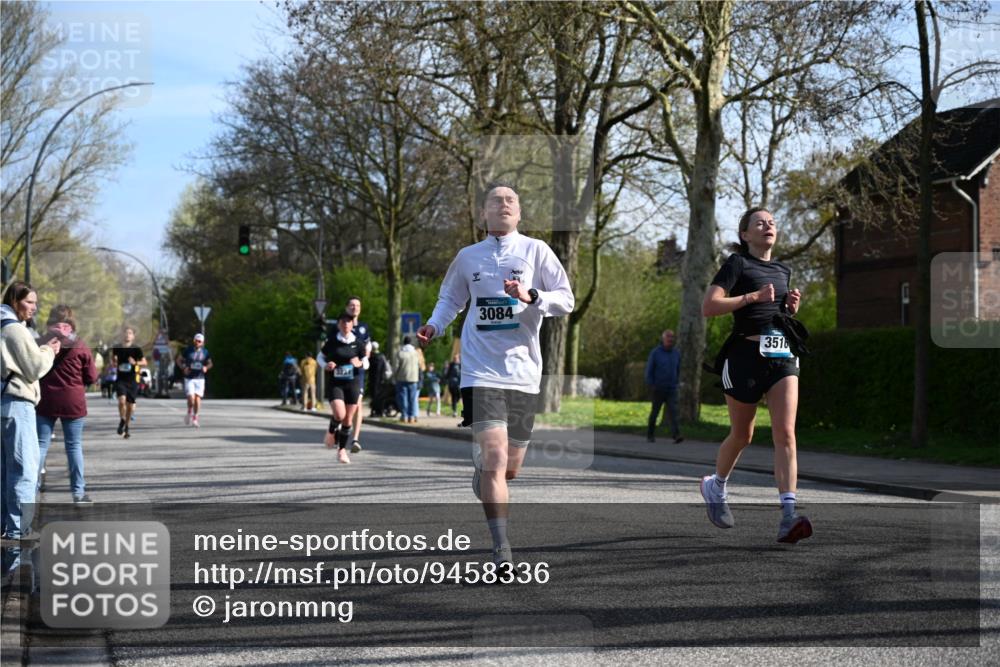 12.04.2026 - 45. Internationalen Wilhelmsburger Insellauf J. Mangold http://msf.ph/oto/9458336 12.04.2026 10:35:52 Ziel 5950, 5042, 4050, 5589, 3084, 3516, 3221, 2192, 3731, 4118, 4190, 4439, 4172, 4030, 5291, 5291, 2446, 2090 meine-sportfotos.de