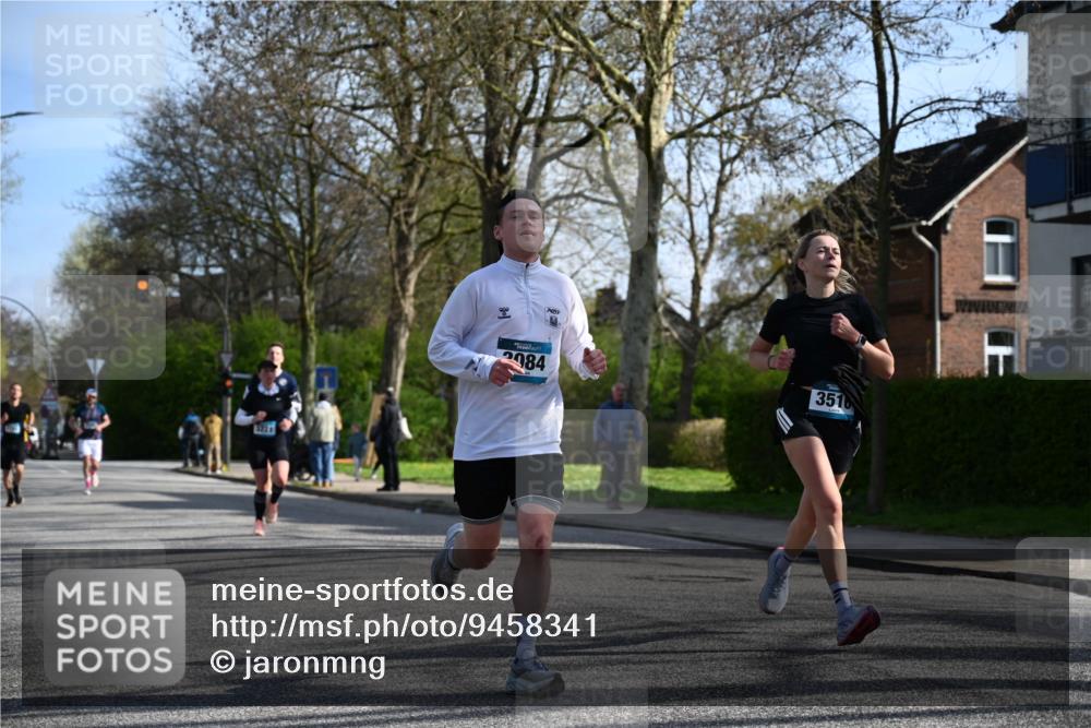 12.04.2026 - 45. Internationalen Wilhelmsburger Insellauf J. Mangold http://msf.ph/oto/9458341 12.04.2026 10:35:52 Ziel 5950, 5042, 4050, 5589, 3084, 3516, 3221, 2192, 3731, 4118, 4190, 4439, 4172, 4030, 5291, 5291, 2446, 2090 meine-sportfotos.de