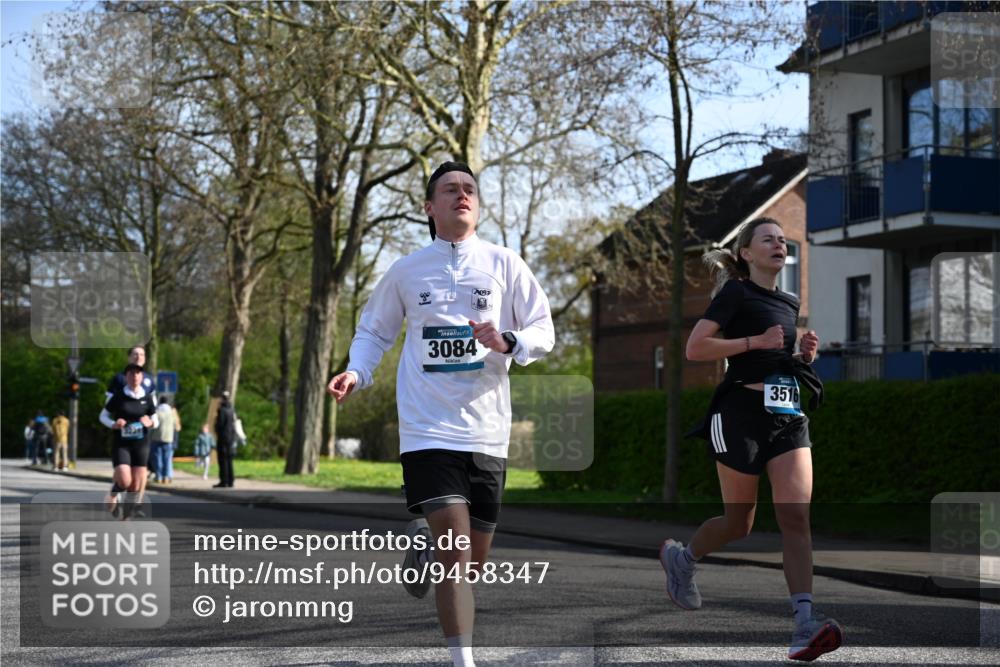 12.04.2026 - 45. Internationalen Wilhelmsburger Insellauf J. Mangold http://msf.ph/oto/9458347 12.04.2026 10:35:53 Ziel 5950, 5042, 4050, 5589, 3084, 3516, 3221, 2192, 3731, 4118, 4190, 4439, 4172, 4030, 5291, 2446, 2090, 5691 meine-sportfotos.de