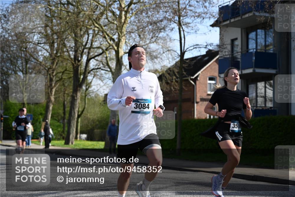 12.04.2026 - 45. Internationalen Wilhelmsburger Insellauf J. Mangold http://msf.ph/oto/9458352 12.04.2026 10:35:53 Ziel 5950, 5042, 4050, 5589, 3084, 3516, 3221, 2192, 3731, 4118, 4190, 4439, 4172, 4030, 5291, 2446, 2090, 5691 meine-sportfotos.de