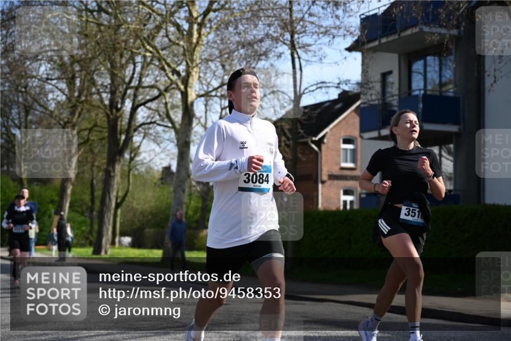 12.04.2026 - 45. Internationalen Wilhelmsburger Insellauf J. Mangold http://msf.ph/oto/9458353 12.04.2026 10:35:53 Ziel 5950, 5042, 4050, 5589, 3084, 3516, 3221, 2192, 3731, 4118, 4190, 4439, 4172, 4030, 5291, 2446, 2090, 5691 meine-sportfotos.de