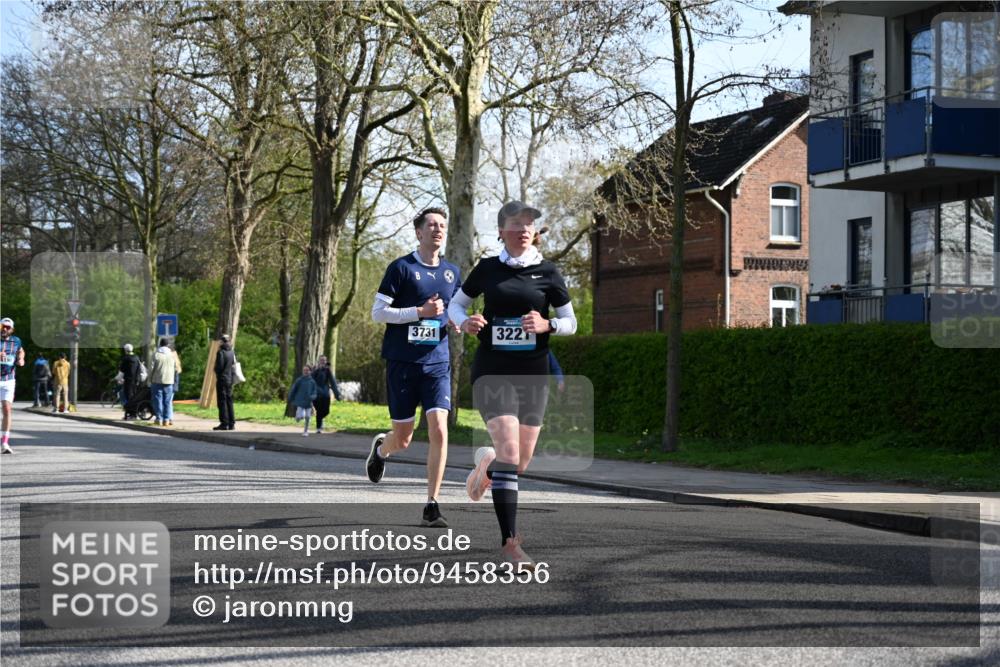 12.04.2026 - 45. Internationalen Wilhelmsburger Insellauf J. Mangold http://msf.ph/oto/9458356 12.04.2026 10:35:56 Ziel 5042, 4050, 5589, 3084, 3516, 3221, 2192, 3731, 4118, 4190, 4439, 4439, 4172, 4030, 5291, 2446, 2090, 5691 meine-sportfotos.de
