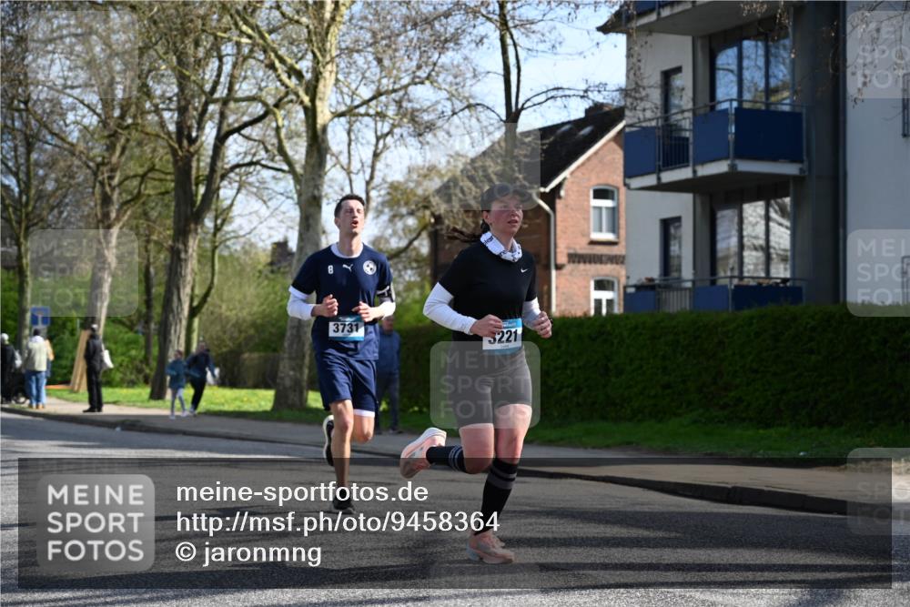 12.04.2026 - 45. Internationalen Wilhelmsburger Insellauf J. Mangold http://msf.ph/oto/9458364 12.04.2026 10:35:56 Ziel 5042, 4050, 5589, 3084, 3516, 3221, 2192, 3731, 4118, 4190, 4439, 4439, 4172, 4030, 5291, 2446, 2090, 5691 meine-sportfotos.de