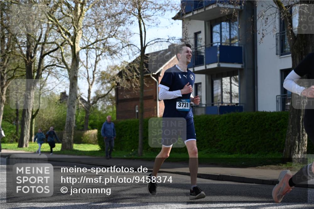 12.04.2026 - 45. Internationalen Wilhelmsburger Insellauf J. Mangold http://msf.ph/oto/9458374 12.04.2026 10:35:57 Ziel 4050, 5589, 3084, 3516, 3221, 2192, 3731, 4118, 4190, 4439, 4172, 4030, 5291, 2446, 2090, 5691, 3796 meine-sportfotos.de