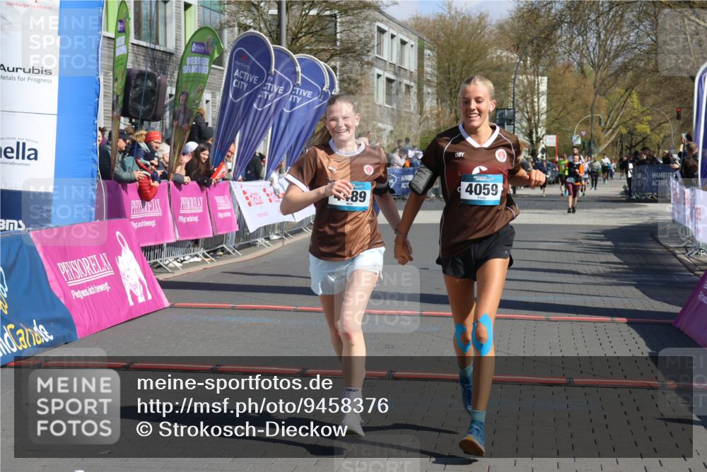 12.04.2026 - 45. Internationalen Wilhelmsburger Insellauf Strokosch-Dieckow http://msf.ph/oto/9458376 12.04.2026 11:04:45 Ziel 2664, 5792, 4059, 4489, 4686 meine-sportfotos.de