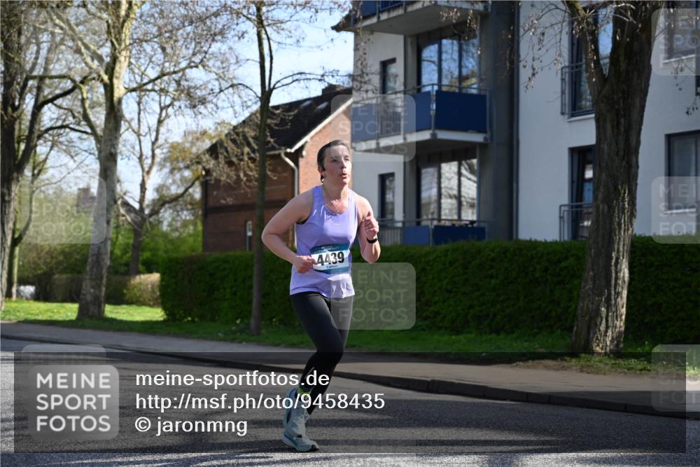 12.04.2026 - 45. Internationalen Wilhelmsburger Insellauf J. Mangold http://msf.ph/oto/9458435 12.04.2026 10:36:10 Ziel 2192, 3731, 4118, 4190, 4439, 4172, 4030, 5291, 2446, 2090, 5691, 3796, 2582, 2582, 3629, 3894, 4544, 3230 meine-sportfotos.de