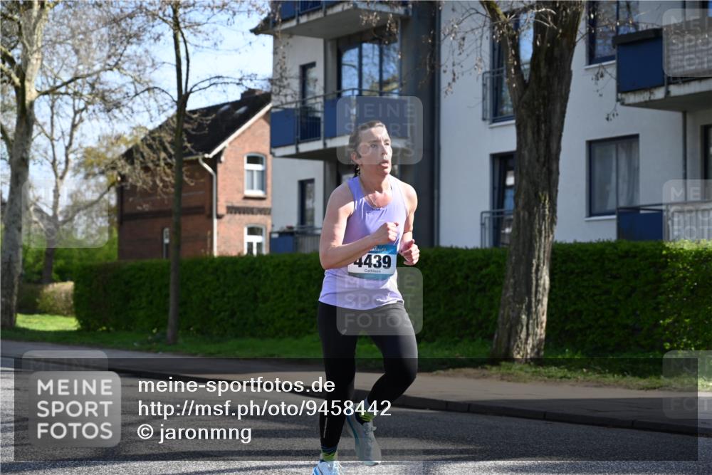 12.04.2026 - 45. Internationalen Wilhelmsburger Insellauf J. Mangold http://msf.ph/oto/9458442 12.04.2026 10:36:10 Ziel 2192, 3731, 4118, 4190, 4439, 4172, 4030, 5291, 2446, 2090, 5691, 3796, 2582, 2582, 3629, 3894, 4544, 3230 meine-sportfotos.de