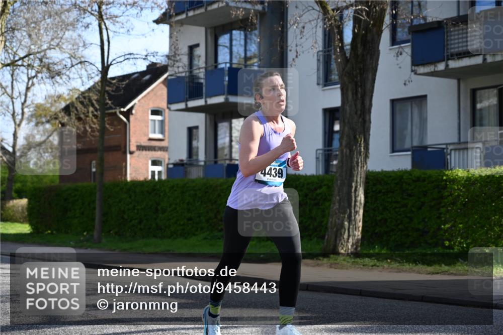 12.04.2026 - 45. Internationalen Wilhelmsburger Insellauf J. Mangold http://msf.ph/oto/9458443 12.04.2026 10:36:11 Ziel 4118, 4190, 4439, 4172, 4030, 5291, 2446, 2446, 2090, 5691, 3796, 2582, 3629, 3894, 4544, 3230 meine-sportfotos.de