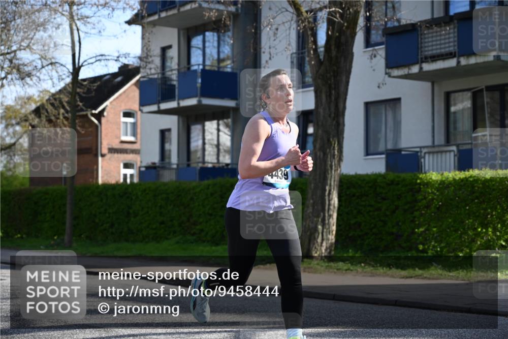 12.04.2026 - 45. Internationalen Wilhelmsburger Insellauf J. Mangold http://msf.ph/oto/9458444 12.04.2026 10:36:11 Ziel 4118, 4190, 4439, 4172, 4030, 5291, 2446, 2446, 2090, 5691, 3796, 2582, 3629, 3894, 4544, 3230 meine-sportfotos.de