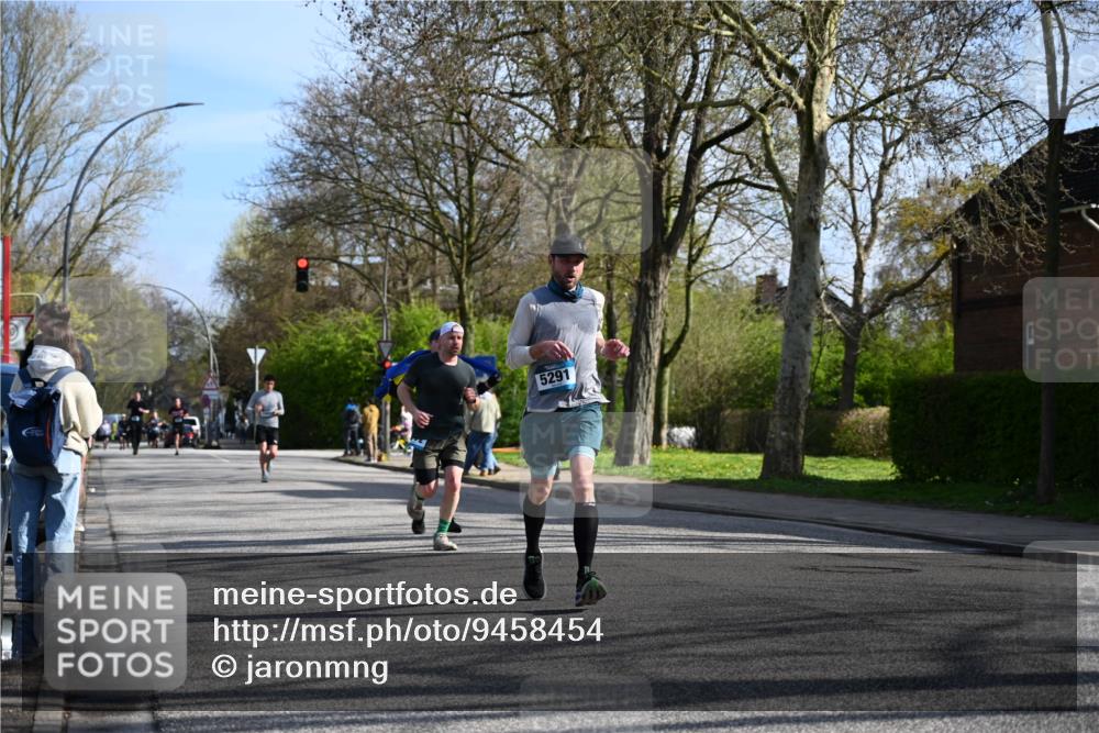 12.04.2026 - 45. Internationalen Wilhelmsburger Insellauf J. Mangold http://msf.ph/oto/9458454 12.04.2026 10:36:14 Ziel 4190, 4439, 4172, 4030, 5291, 2446, 2090, 5691, 3796, 2582, 3629, 3894, 3629, 3894, 4544, 3230, 4978 meine-sportfotos.de