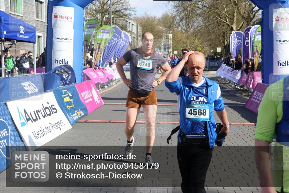 12.04.2026 - 45. Internationalen Wilhelmsburger Insellauf Strokosch-Dieckow http://msf.ph/oto/9458479 12.04.2026 10:48:18 Ziel 5749, 2784, 4834 meine-sportfotos.de