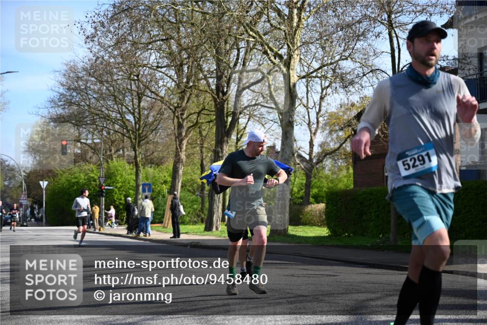 12.04.2026 - 45. Internationalen Wilhelmsburger Insellauf J. Mangold http://msf.ph/oto/9458480 12.04.2026 10:36:16 Ziel 4190, 4439, 4172, 4030, 5291, 2446, 2090, 2090, 5691, 3796, 2582, 3629, 3894, 4544, 3230, 4978 meine-sportfotos.de