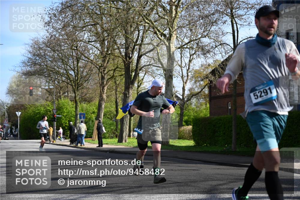12.04.2026 - 45. Internationalen Wilhelmsburger Insellauf J. Mangold http://msf.ph/oto/9458482 12.04.2026 10:36:16 Ziel 4190, 4439, 4172, 4030, 5291, 2446, 2090, 2090, 5691, 3796, 2582, 3629, 3894, 4544, 3230, 4978 meine-sportfotos.de