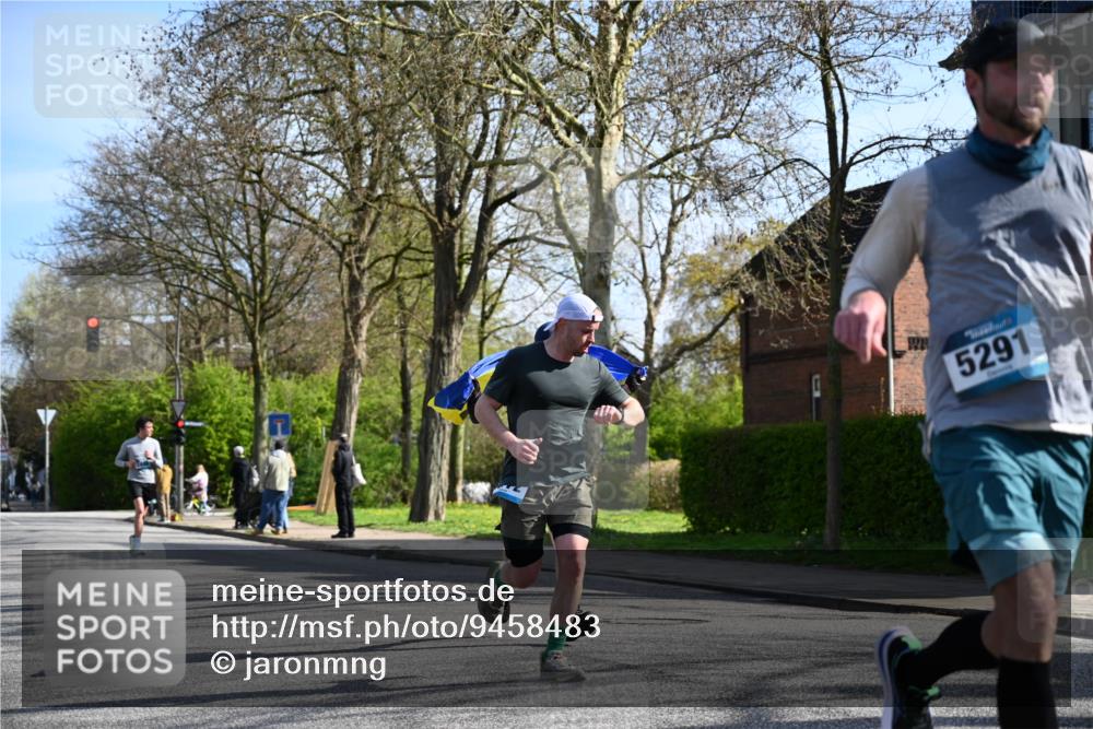 12.04.2026 - 45. Internationalen Wilhelmsburger Insellauf J. Mangold http://msf.ph/oto/9458483 12.04.2026 10:36:16 Ziel 4190, 4439, 4172, 4030, 5291, 2446, 2090, 2090, 5691, 3796, 2582, 3629, 3894, 4544, 3230, 4978 meine-sportfotos.de