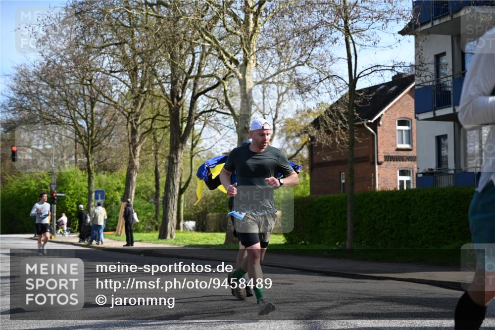 12.04.2026 - 45. Internationalen Wilhelmsburger Insellauf J. Mangold http://msf.ph/oto/9458489 12.04.2026 10:36:17 Ziel 4190, 4439, 4172, 4030, 5291, 2446, 2090, 5691, 5691, 3796, 2582, 3629, 3894, 4544, 3230, 4978 meine-sportfotos.de