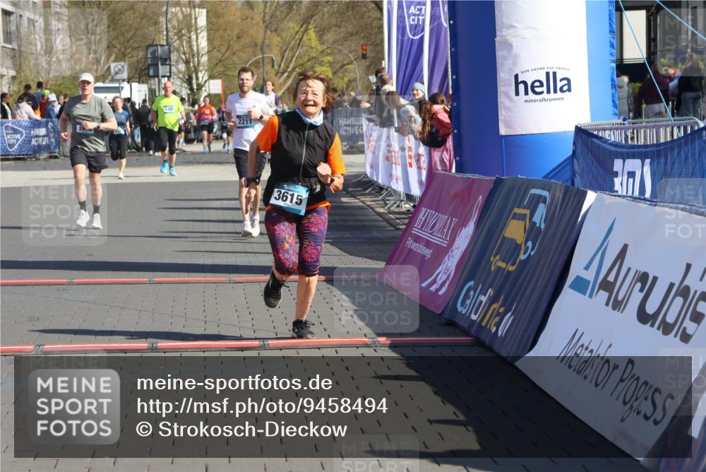 12.04.2026 - 45. Internationalen Wilhelmsburger Insellauf Strokosch-Dieckow http://msf.ph/oto/9458494 12.04.2026 11:04:56 Ziel 3615, 2211 meine-sportfotos.de