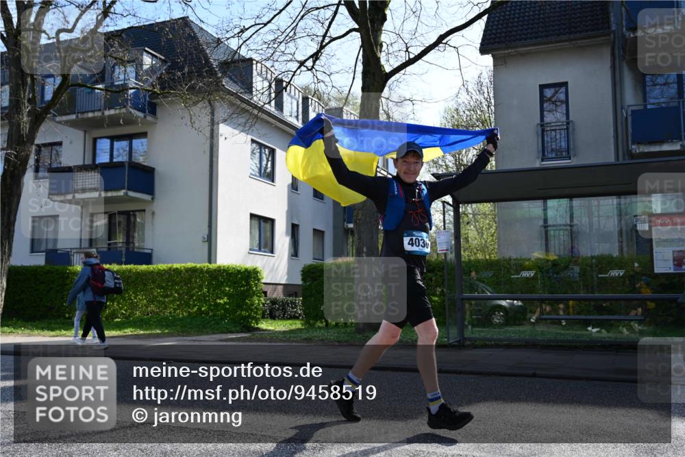 12.04.2026 - 45. Internationalen Wilhelmsburger Insellauf J. Mangold http://msf.ph/oto/9458519 12.04.2026 10:36:19 Ziel 4190, 4439, 4172, 4030, 5291, 2446, 2090, 5691, 3796, 2582, 3629, 3894, 4544, 3230, 4978, 5567 meine-sportfotos.de