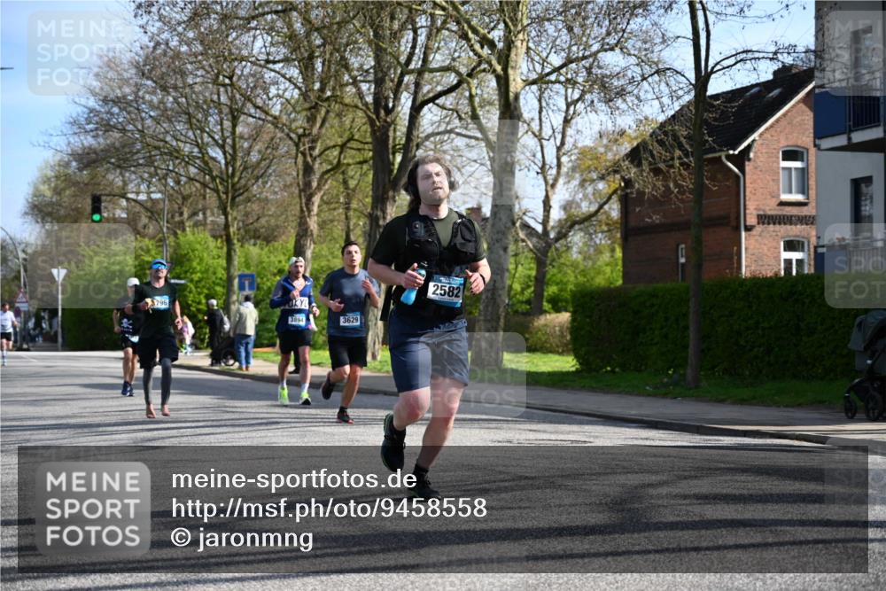 12.04.2026 - 45. Internationalen Wilhelmsburger Insellauf J. Mangold http://msf.ph/oto/9458558 12.04.2026 10:36:36 Ziel 2446, 2090, 5691, 3796, 2582, 3629, 3894, 4544, 3230, 4978, 4978, 5567, 2375, 2444, 3670, 2444, 3670, 2451, 2106, 4467, 4482 meine-sportfotos.de