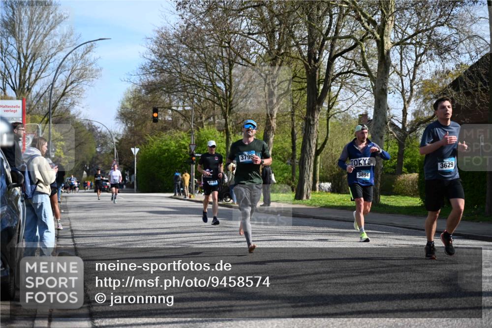 12.04.2026 - 45. Internationalen Wilhelmsburger Insellauf J. Mangold http://msf.ph/oto/9458574 12.04.2026 10:36:38 Ziel 2090, 5691, 3796, 2582, 3629, 3894, 4544, 3230, 4978, 5567, 2375, 2444, 3670, 2451, 2106, 4467, 4482 meine-sportfotos.de