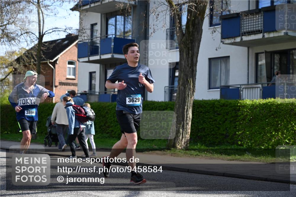 12.04.2026 - 45. Internationalen Wilhelmsburger Insellauf J. Mangold http://msf.ph/oto/9458584 12.04.2026 10:36:39 Ziel 2090, 5691, 3796, 2582, 3629, 3894, 4544, 3230, 4978, 5567, 2375, 2444, 3670, 2451, 2106, 4467, 4482 meine-sportfotos.de