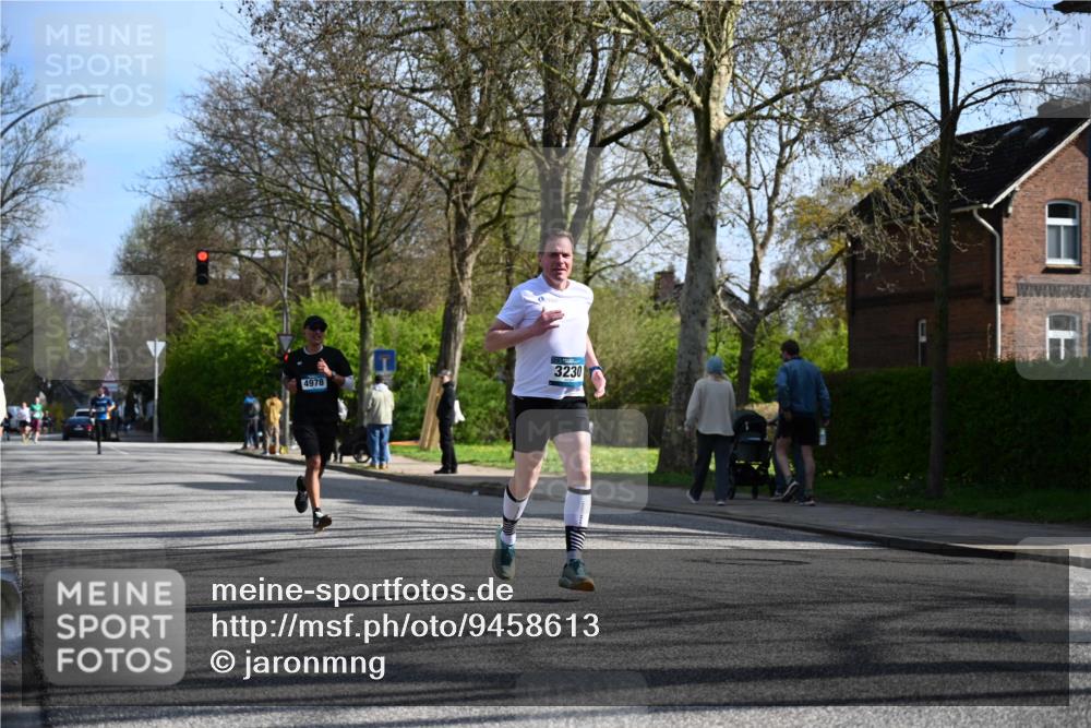 12.04.2026 - 45. Internationalen Wilhelmsburger Insellauf J. Mangold http://msf.ph/oto/9458613 12.04.2026 10:36:47 Ziel 2582, 3629, 3894, 4544, 3230, 4978, 5567, 2375, 2444, 3670, 2451, 2106, 4467, 4482, 4482, 4779, 3492, 5643, 3238 meine-sportfotos.de