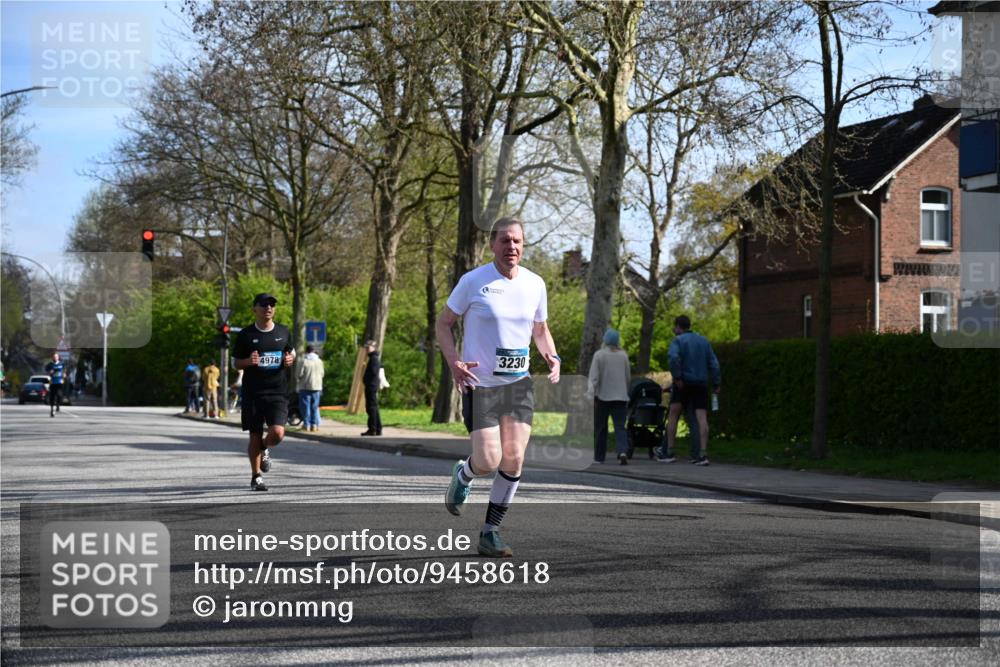 12.04.2026 - 45. Internationalen Wilhelmsburger Insellauf J. Mangold http://msf.ph/oto/9458618 12.04.2026 10:36:47 Ziel 2582, 3629, 3894, 4544, 3230, 4978, 5567, 2375, 2444, 3670, 2451, 2106, 4467, 4482, 4482, 4779, 3492, 5643, 3238 meine-sportfotos.de