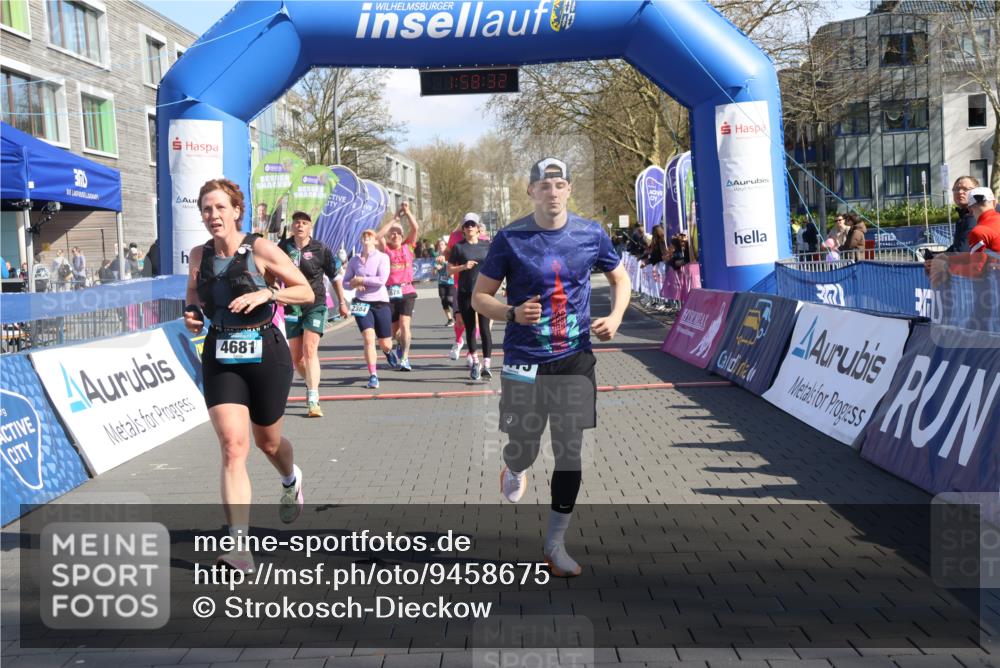 12.04.2026 - 45. Internationalen Wilhelmsburger Insellauf Strokosch-Dieckow http://msf.ph/oto/9458675 12.04.2026 10:48:31 Ziel 4415, 4681, 2373, 2384, 2442, 3631, 5578, 3414, 3307, 4882, 2053, 4563, 4866 meine-sportfotos.de