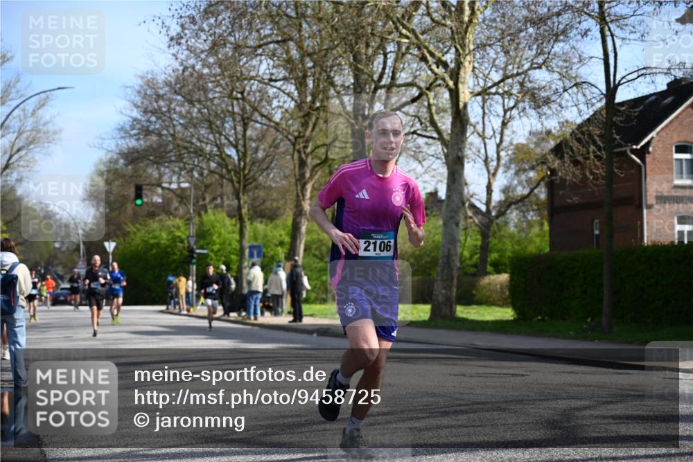 12.04.2026 - 45. Internationalen Wilhelmsburger Insellauf J. Mangold http://msf.ph/oto/9458725 12.04.2026 10:37:13 Ziel 2444, 3670, 2451, 2106, 4467, 4482, 4779, 3492, 5643, 3238, 2531, 2531, 5496, 5251, 3182, 3182, 2568, 2657, 4833, 5706 meine-sportfotos.de