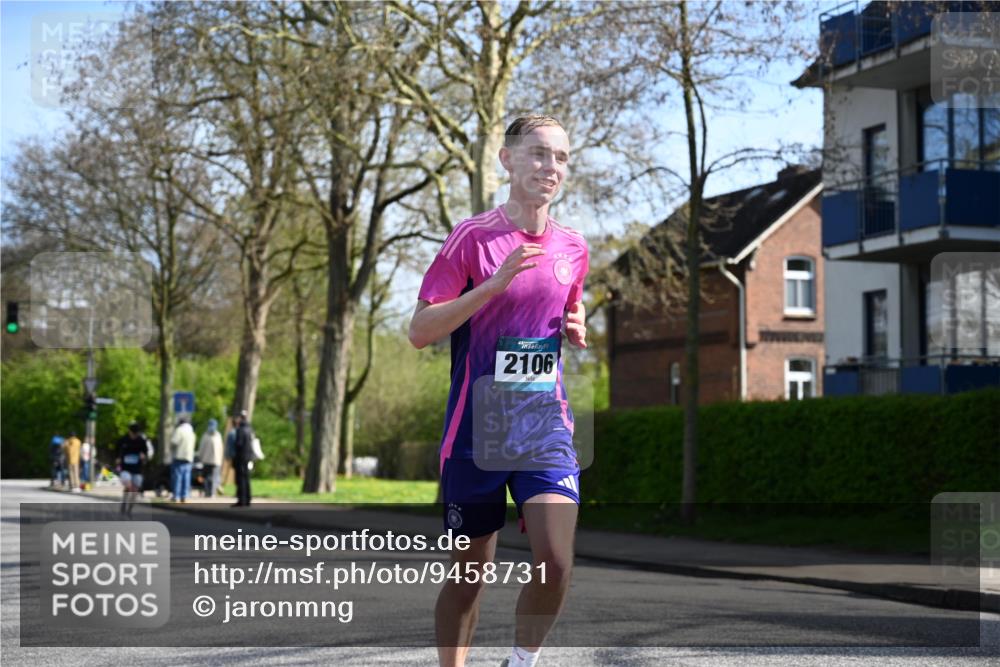 12.04.2026 - 45. Internationalen Wilhelmsburger Insellauf J. Mangold http://msf.ph/oto/9458731 12.04.2026 10:37:13 Ziel 2444, 3670, 2451, 2106, 4467, 4482, 4779, 3492, 5643, 3238, 2531, 2531, 5496, 5251, 3182, 3182, 2568, 2657, 4833, 5706 meine-sportfotos.de